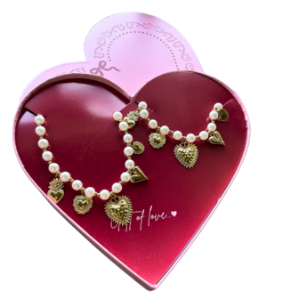 Ketting en armband in sieradendoosje hart