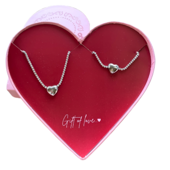 Ketting en armband in sieradendoosje hart