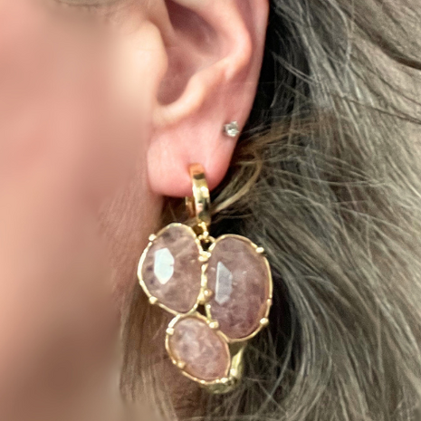 Oorring met Strawberry Quartz hanger